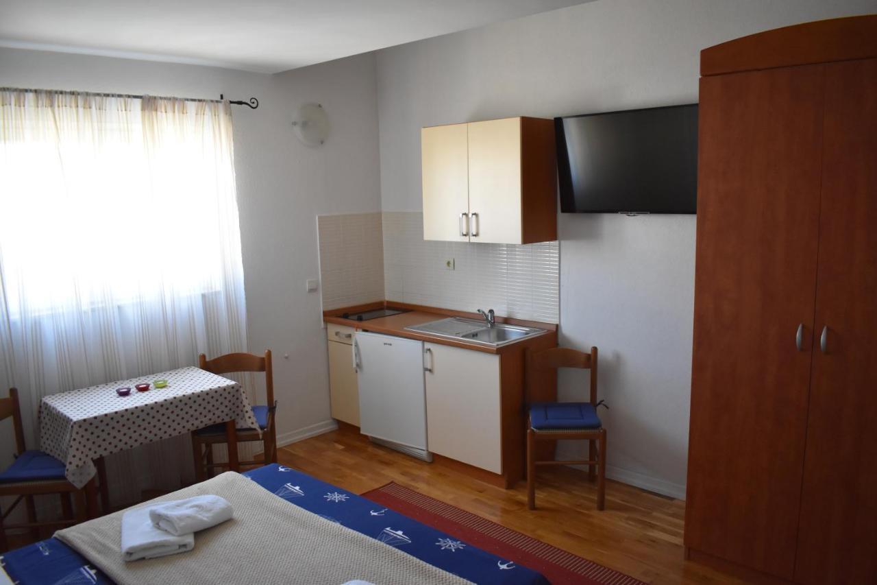 מאקרסקה Apartments Bombonin מראה חיצוני תמונה