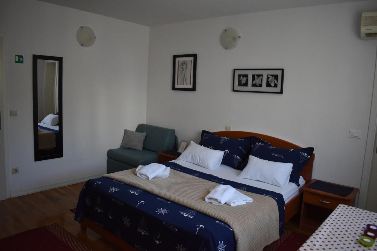 מאקרסקה Apartments Bombonin מראה חיצוני תמונה