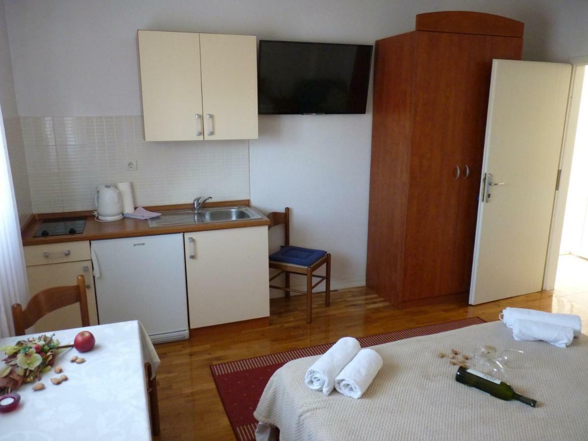 מאקרסקה Apartments Bombonin מראה חיצוני תמונה